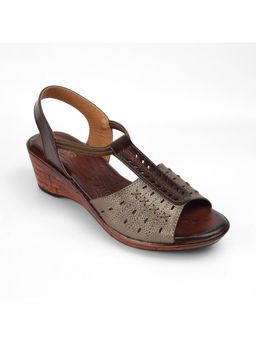 PEPPER - Womens Rust Wedges Heels