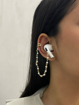 ISHKAARA - White Pearly Pod Ear Cuff