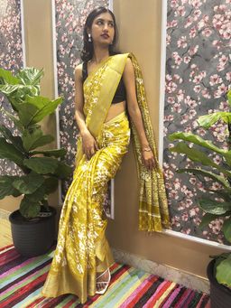 Hella Fashions - Gold Printed Saree with Unstitched Blouse