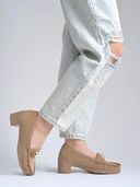Beige color option, Currently selected