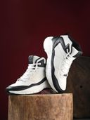 Off White color option, Currently selected