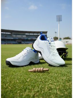 Off Limits - Men WARWICK Cricket Shoes - Off White