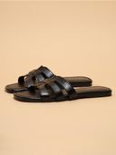 Black color option, Currently selected