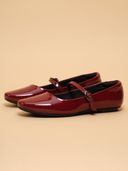 Maroon color option, Currently selected