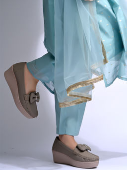 Shoetopia - Women Upper Bow Detailed Grey Loafers