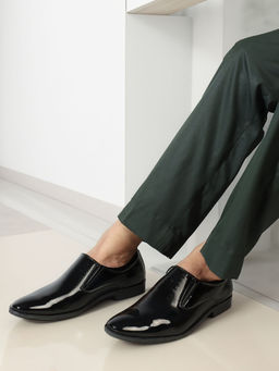 Carlton London - Men's Stylish Black Color Comfortable Textured Loafers