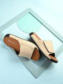 Off White color option, Sold out, Currently selected