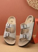 Off White color option, Sold out, Currently selected