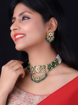 PANASH - Green Gold-Plated Kundan Studded and Pearl Beaded Jewellery Set