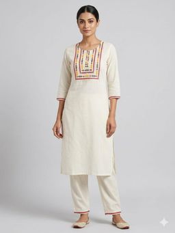 Gahan - Women Off White Embroidery Kurta with Pant