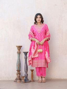 Autumnlane - Women Pink Floral Kurta with Pant & Dupatta