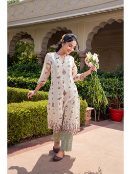 SAVI - Women Multi-Color Floral Kurta with Pant