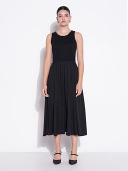 SHOWOFF - Black Solid Flared Dress