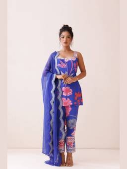 Kisakshi Jaipur - Nihareeka Singh In Blue Square Neck Kurta With Pant And Dupatta