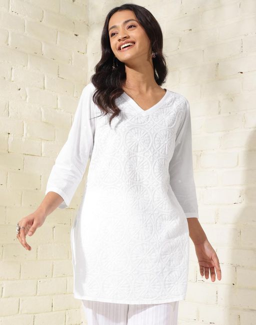 Buy Fabindia Cotton White Embroidered Chikankari V-Neck Slim Fit