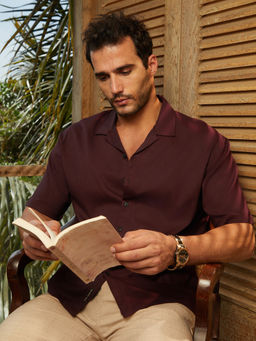 Campus Sutra - Men Maroon Solid Resort Oversized Shirt