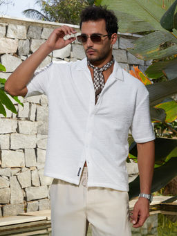 Campus Sutra - Men Chalk White Tactile-Resort Oversized Shirt