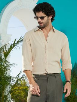 Campus Sutra - Men Off White Breezy-Weave Shirt