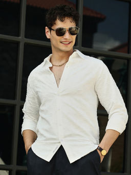 Campus Sutra - Men Chalk White Abstract-Edge Shirt