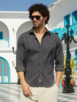 Campus Sutra - Men Ash Grey Illuminator-Tactile Shirt