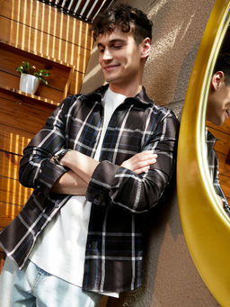 Campus Sutra - Men Charcoal Grey Dark-Plaid Relaxed Shirt