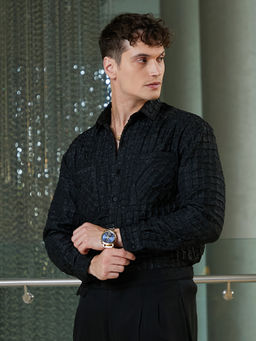 Campus Sutra - Men Onyx Black Graph-Tactile Utility Shirt