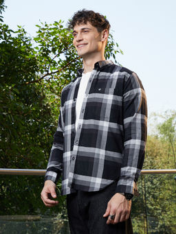 Campus Sutra - Men Onyx Black Pixelated-Checks Relaxed Shirt