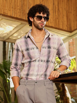 Campus Sutra - Men Pink & Onyx Black Distressed-Checks Shirt
