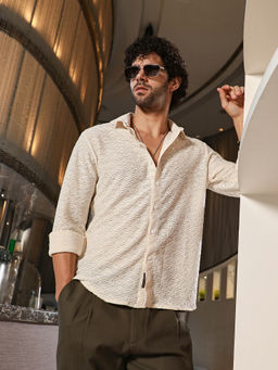 Campus Sutra - Men Off White Dunes-Tactile Shirt