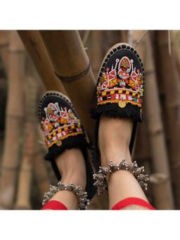PARI PARI - Black Masai Mule Flats