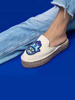 PARI PARI - Off White Hamsa Mule Flats