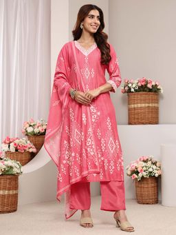 Libas - Peach Floral V-Neck Kurta Pant with Dupatta