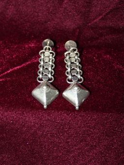 Spring Soul - Urban Shield Chain Drop Earrings