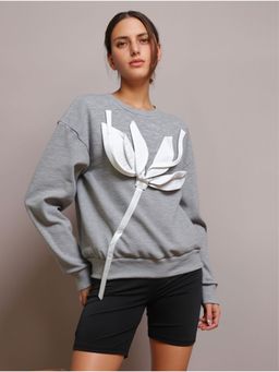 Outzidr - Grey Applique Top