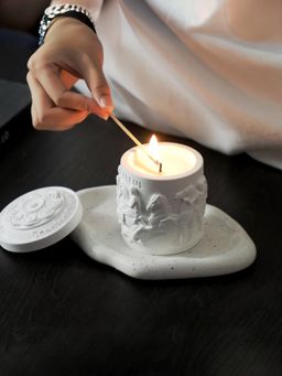 UMAI - White Tea Happy Dy-230701A Fragrance Candle