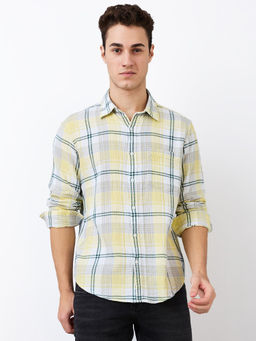 Spykar - Men Yellow Slim Fit Checks Full Sleeves Casual Shirt