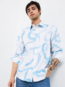 Spykar - Men White and Blue Slim Fit Printed Casual Shirt