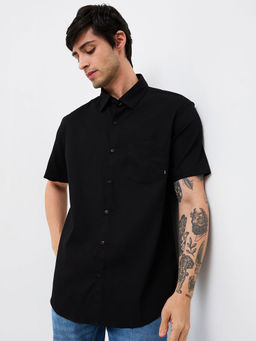 Spykar - Men Black Slim Fit Solid Half Sleeves Casual Shirt