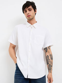 Spykar - Men White Slim Fit Solid Half Sleeves Casual Shirt