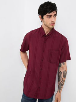 Spykar - Men Maroon Slim Fit Half Sleeves Casual Shirt