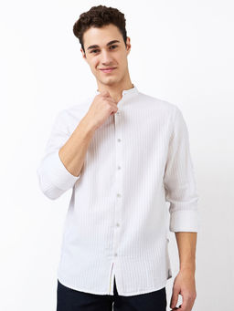 Spykar - Men White Slim Fit Stripes Full Sleeves Casual Shirt