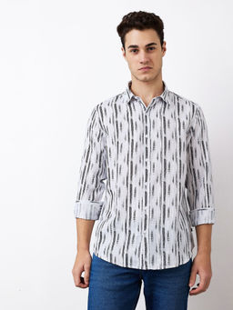 Spykar - Men White Slim Fit Full Sleeves Casual Shirt