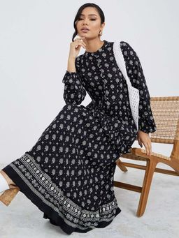 Styli - Black Long Sleeves Boho Print Tiered Maxi Dress
