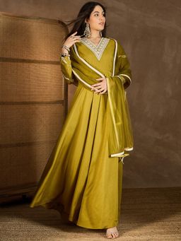 INDDUS - Women Floral Thread and Sequinned Embroidered Kurta with Dupatta
