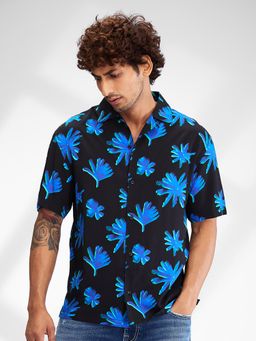 Spykar - Black Half Sleeves Cotton Relaxed Fit Printed Shirt for Men