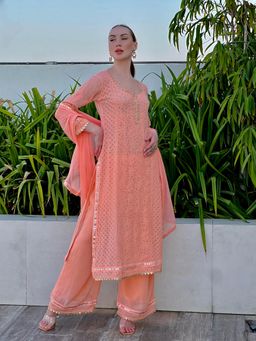 Label Aishwaryrika - Amaretti Peach Chikankari Kurta (Set of 3)