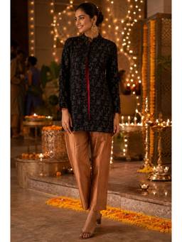 SMRITI GUPTA - Black Embroidered Chanderi Jacket