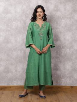 Spring Soul - Green Chanderi Hand Embroidered Kurta With Pant