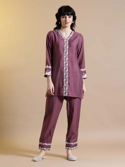 STYLEBAAZI - Embroidered Mauve Silk Blend Straight Kurti with Pant (Set of 2)
