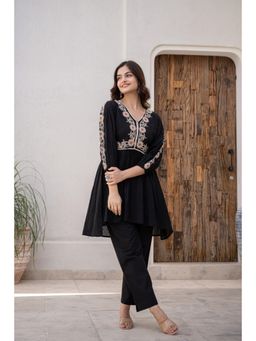 CUSTARD - Women Black Cotton Embroidered Co-Ord (Set of 2)